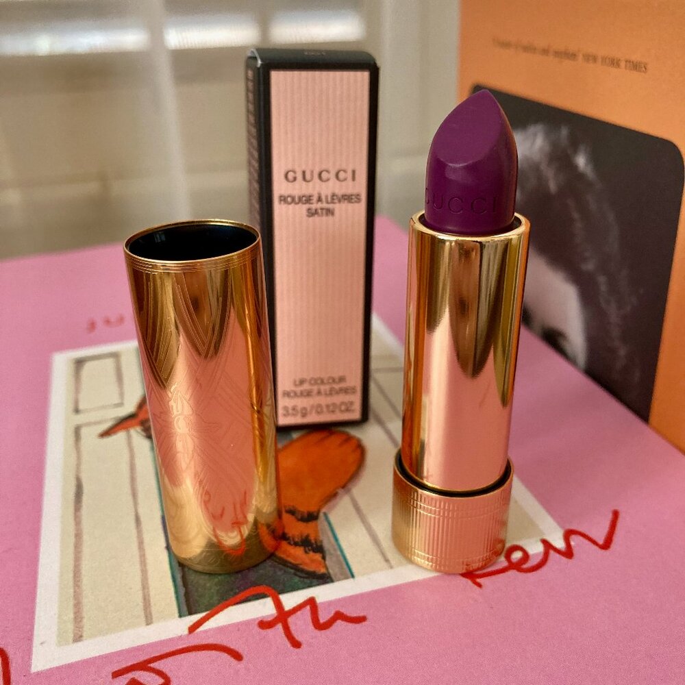 GUCCI 601 Virginia Fleur de Lis Satin Lipstick